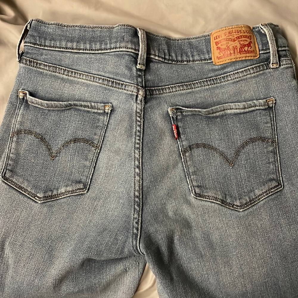 Levi’s 311 shaping skinny jeans in size 29